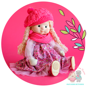 Кукла Minimalini Аврора в шапочке и шарфе