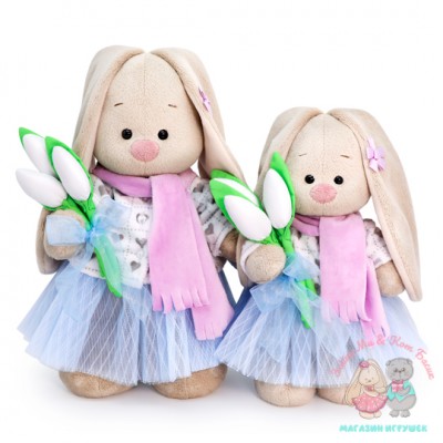 Зайка Ми с белыми тюльпанами