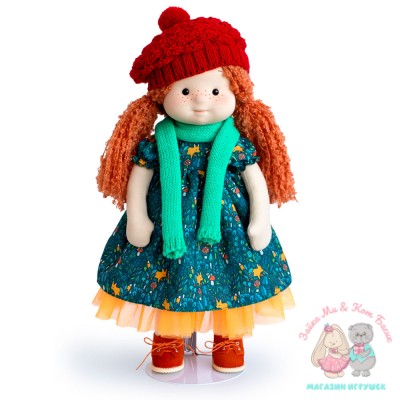 Кукла Minimalini Ива в шапочке и шарфе